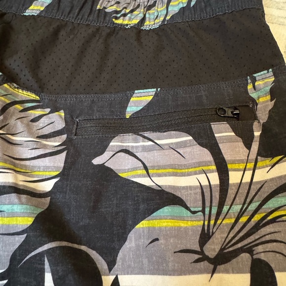SPEEDO men’s medium swim trunks - Picture 6 of 10